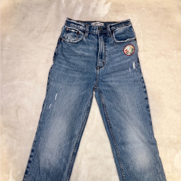 Abercrombie & Fitch High Rise Distressed Patch Straight Leg Denim Jeans Size 24 - Picture 3 of 13
